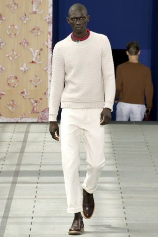 Louis Vuitton / - 2012